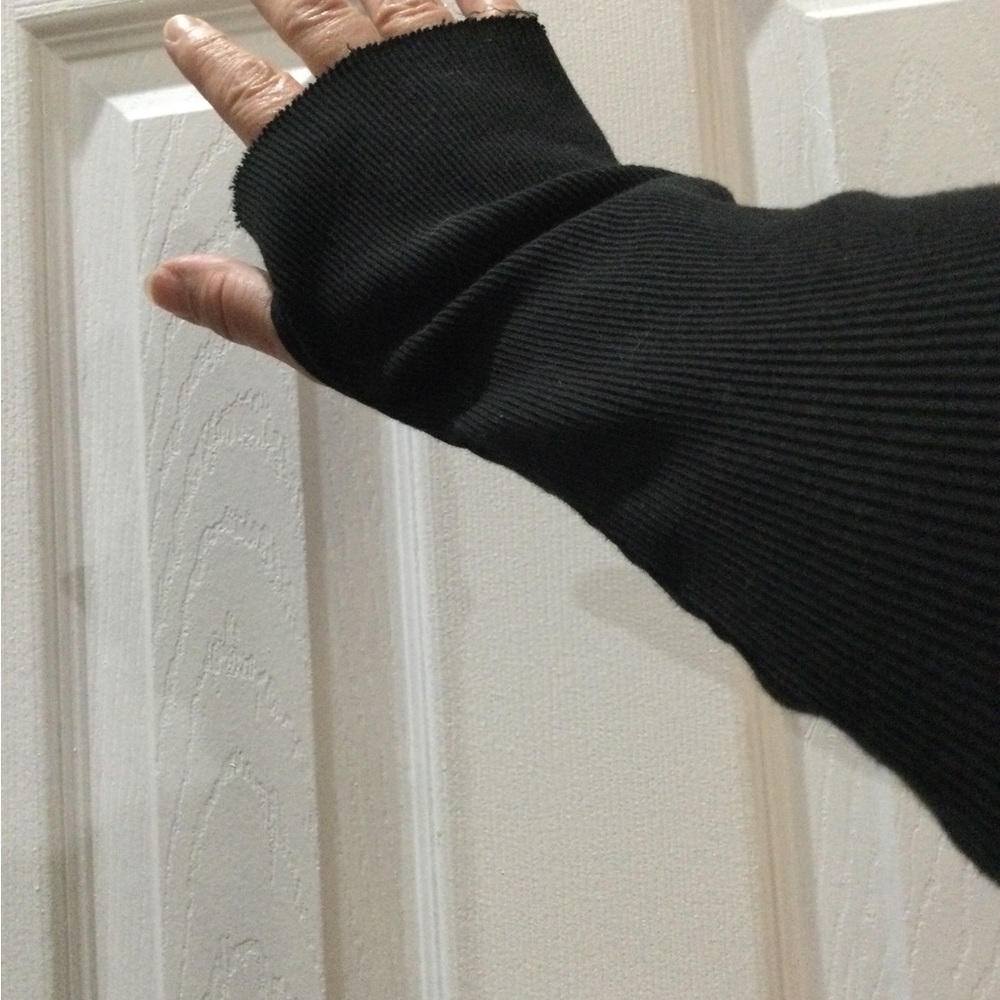 Ladies Pullover - Picture 3 of 4